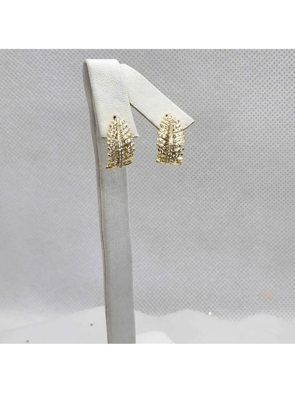 Brand New  Sterling Silver 925 Leaf Earrings